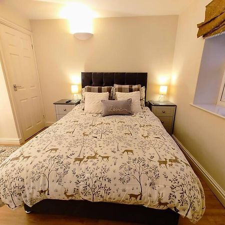 Cosy Central Modern Apartment Nantwich Extérieur photo