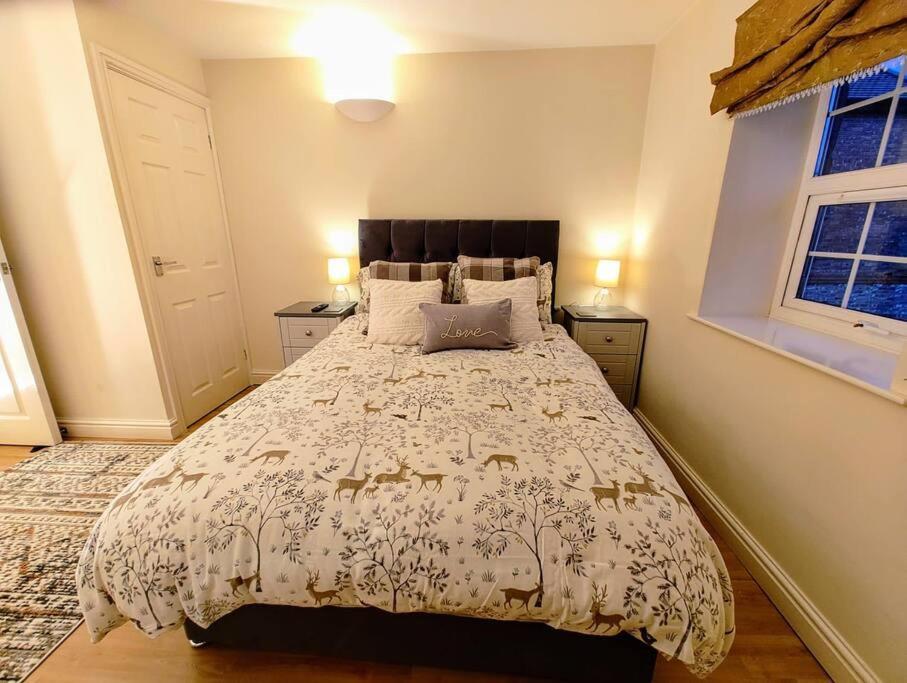 Cosy Central Modern Apartment Nantwich Extérieur photo