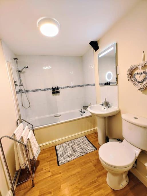 Cosy Central Modern Apartment Nantwich Extérieur photo