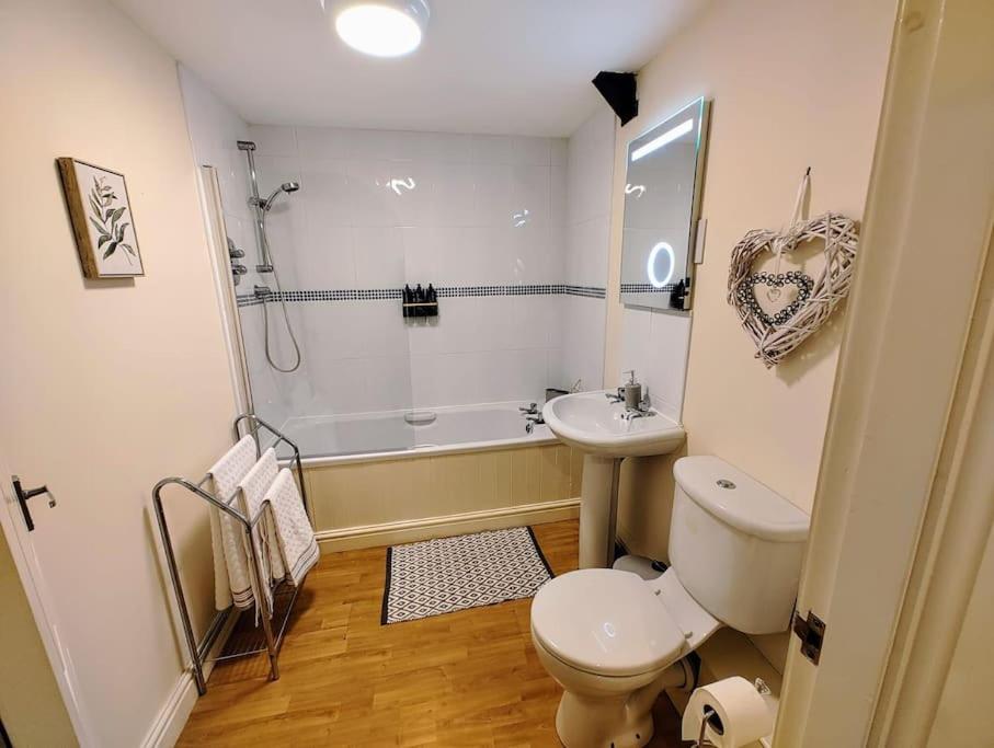 Cosy Central Modern Apartment Nantwich Extérieur photo